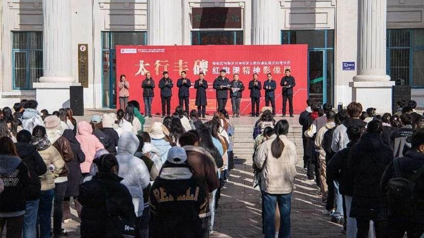 8f1d9a3ee499de2704629d2aea64819